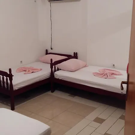 Апартаменти Porodicna Kuca Corbic Подгориця